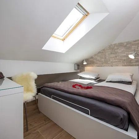 Velvet Apartment *