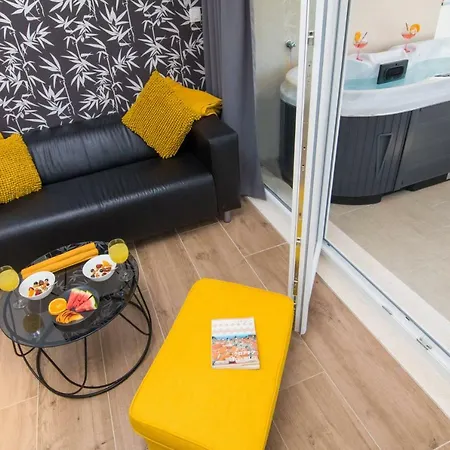 Apartment Velvet