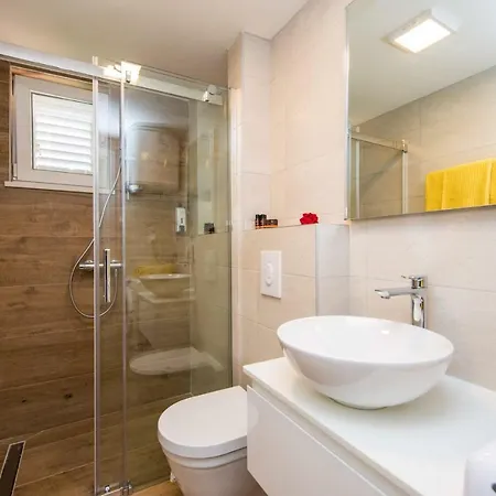 Velvet 두브로브니크